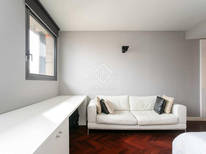 Foto c515bbd3-c1a2-4df5-ab8e-a497cf3fb95e. Ático en venta ático dúplex en leixample izquierdo, con seis dormitorios dobles, seis cuartos de baño y una gran terraza en Barcelona