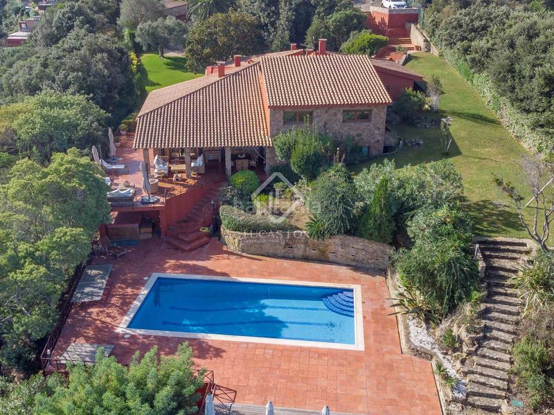 Foto 0e8c26b0-31ff-42d3-8bc0-22b5f93f3ada. Chalet exclusiva villa de 10 dormitorios con estupendas vistas al mar, en venta en sa riera en Begur