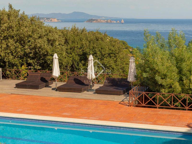 Foto 2ddeaeaf-7f0a-4cd5-95bc-bd81aad5bf1d. Chalet exclusiva villa de 10 dormitorios con estupendas vistas al mar, en venta en sa riera en Begur
