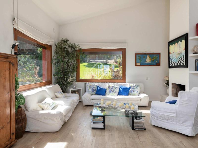 Foto 633ec0f6-f022-4bb0-89bf-61f720fc647e. Chalet exclusiva villa de 10 dormitorios con estupendas vistas al mar, en venta en sa riera en Begur