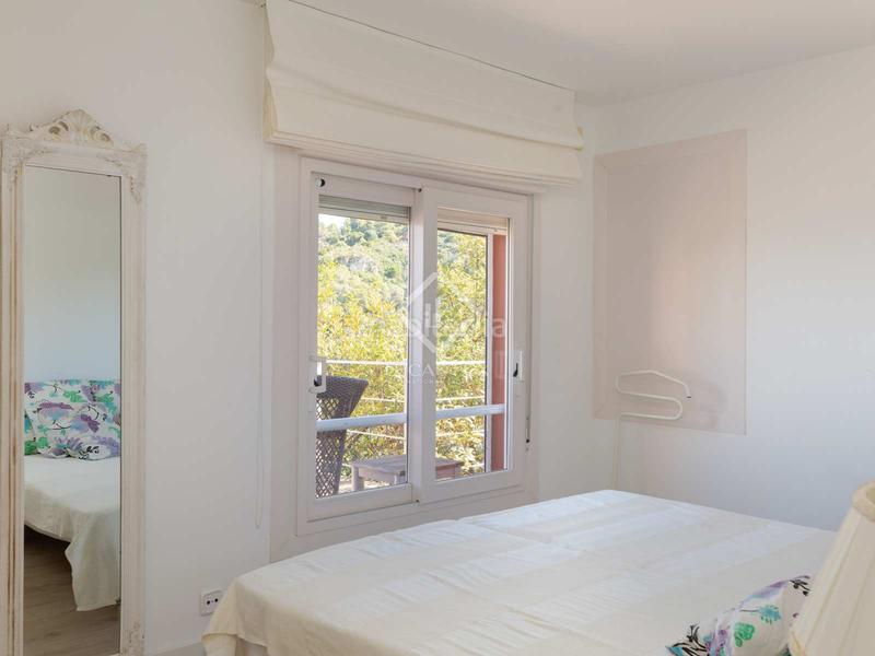 Foto 7f1b0d50-4a6d-463b-a7c9-e341a477f1da. Chalet exclusiva villa de 10 dormitorios con estupendas vistas al mar, en venta en sa riera en Begur