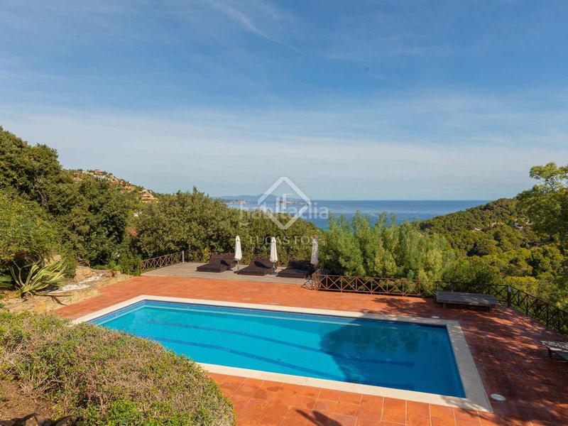 Foto cd21b4af-e2c8-4d08-87dc-dfa3e8f1675a. Chalet exclusiva villa de 10 dormitorios con estupendas vistas al mar, en venta en sa riera en Begur