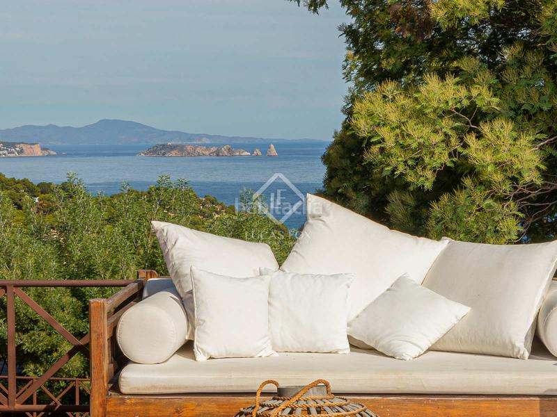 Foto dbca78ab-0beb-4661-a382-7cd37380320b. Chalet exclusiva villa de 10 dormitorios con estupendas vistas al mar, en venta en sa riera en Begur