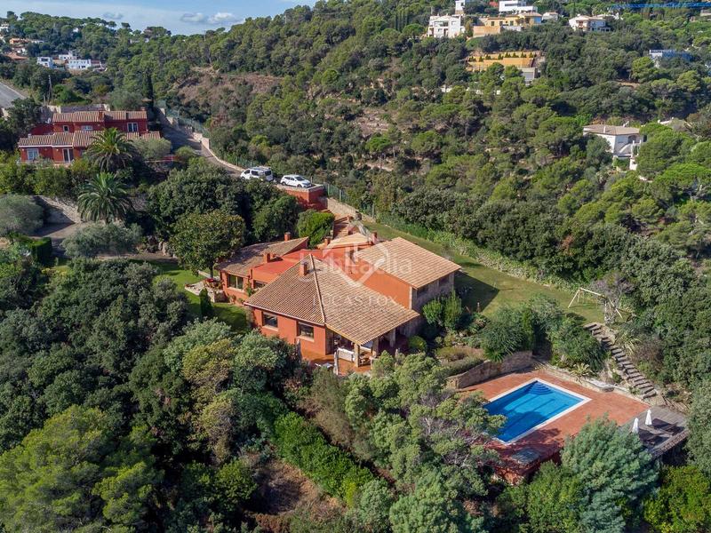 Foto e801a69c-e1a9-4b6c-98c0-27e2f0939a68. Chalet exclusiva villa de 10 dormitorios con estupendas vistas al mar, en venta en sa riera en Begur