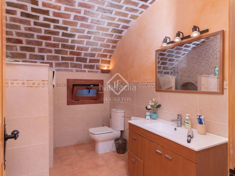 Foto 03f353b4-d573-4dcd-980c-96a11775e2cc. Masia amb calefacció aparcament a Forallac