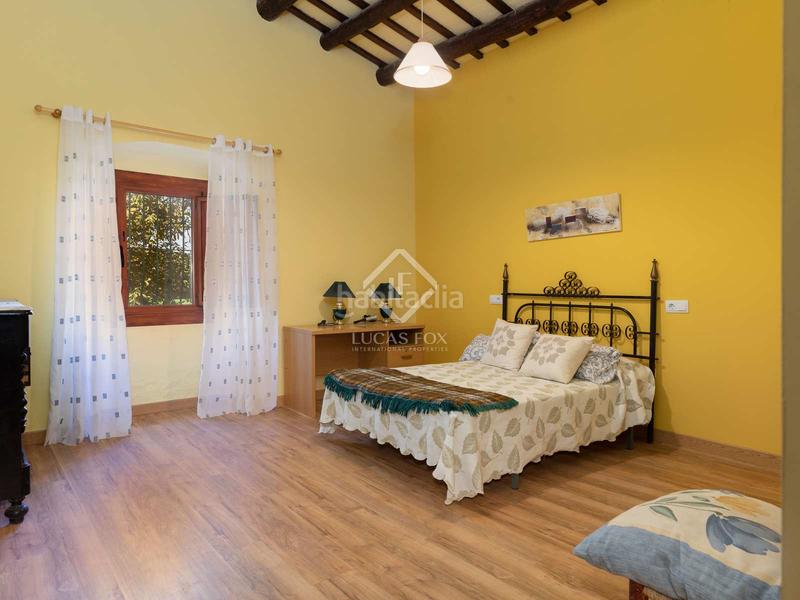 Foto 37b723a7-b847-43e5-9bd4-0166336a7e54. Masia amb calefacció aparcament a Forallac