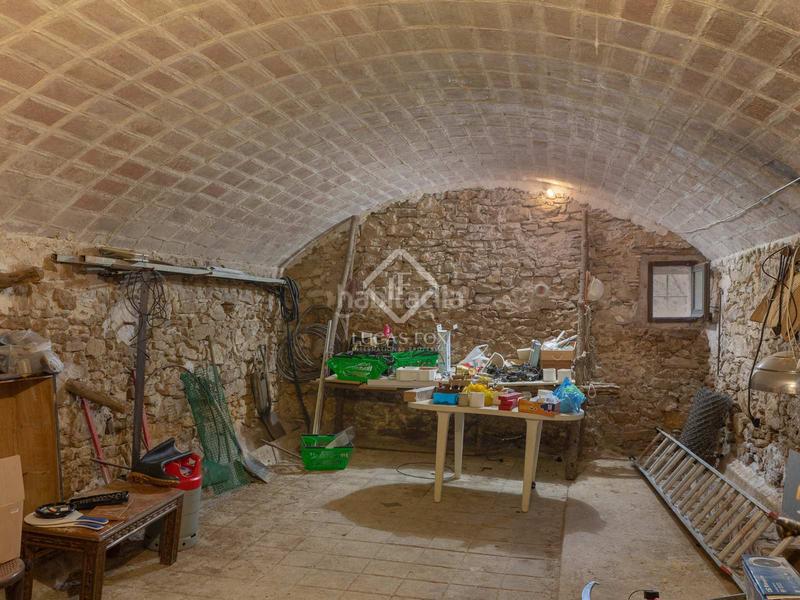 Foto 95f93116-d51f-4db3-9034-f0670d96cbac. Masia amb calefacció aparcament a Forallac