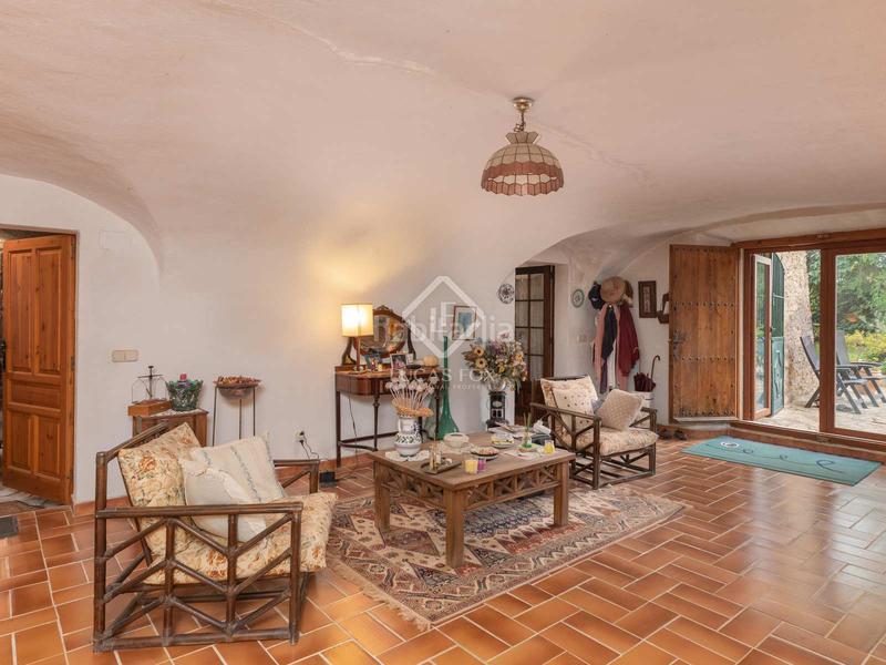 Foto fb587687-48b5-403b-9b30-792f8b921cce. Masia amb calefacció aparcament a Forallac