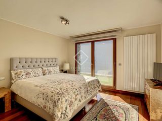 Piso en Escaldes-Engordany. Piso en excelentes condiciones de 4 dormitorios con 130m² de jar