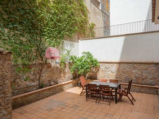 Appartement à Centre-Barri Vell. Piso en excelentes condiciones de 4 dormitorios con 65m terraza