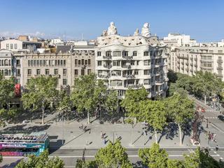 Pis a Dreta de l´Eixample. Vivienda con vistas a la pedrera en venta en paseo de gràcia