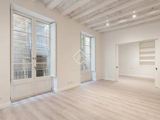 Appartement à Gòtic. Espectacular piso de 3 habitaciones y 2 baños reformado, con alt