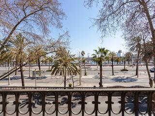Piso en Gòtic. Exclusiva vivienda reformada en finca regia con vistas al port v