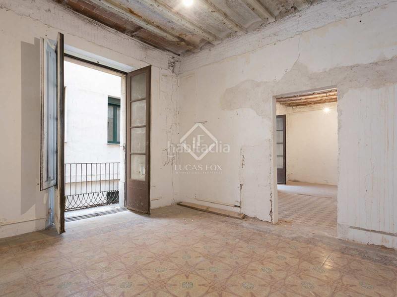 Foto 2729465e-4fbb-4ceb-9dac-76cc3fcefba5. Piso exclusiva vivienda reformada en finca regia con vistas al port vell, en venta en el gótico en Barcelona