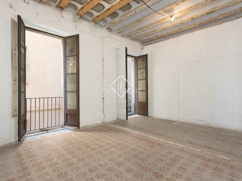 Foto 58d2ec08-8dab-4484-aa71-07983904336f. Piso exclusiva vivienda reformada en finca regia con vistas al port vell, en venta en el gótico en Barcelona