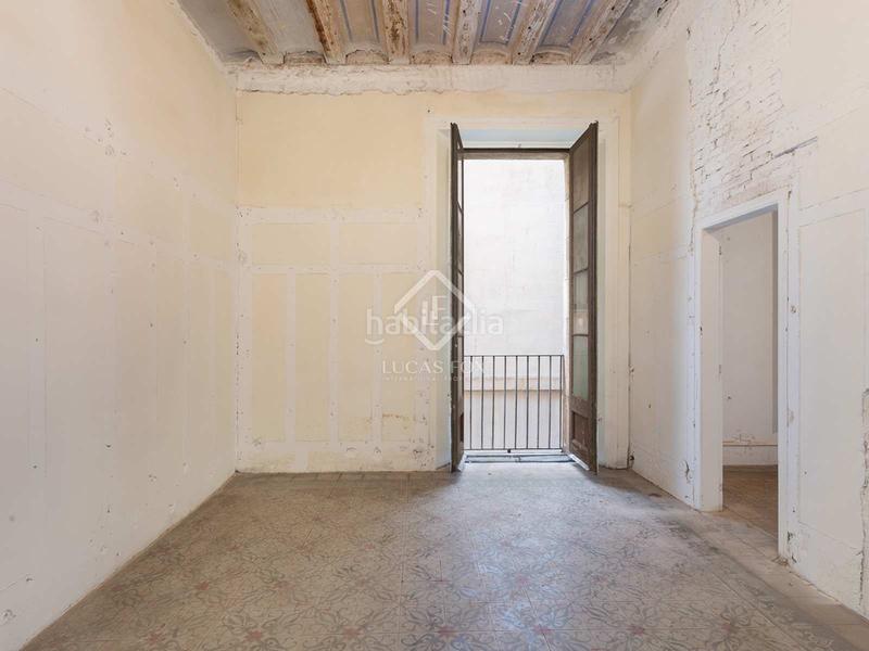 Foto 88445058-c5c7-41ae-bf07-e5cd9d1b338d. Piso exclusiva vivienda reformada en finca regia con vistas al port vell, en venta en el gótico en Barcelona