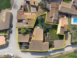 Chalet à Tallada d´Empordà (La). Bonita casa rústica a renovar con jardín en venta en el baix emp