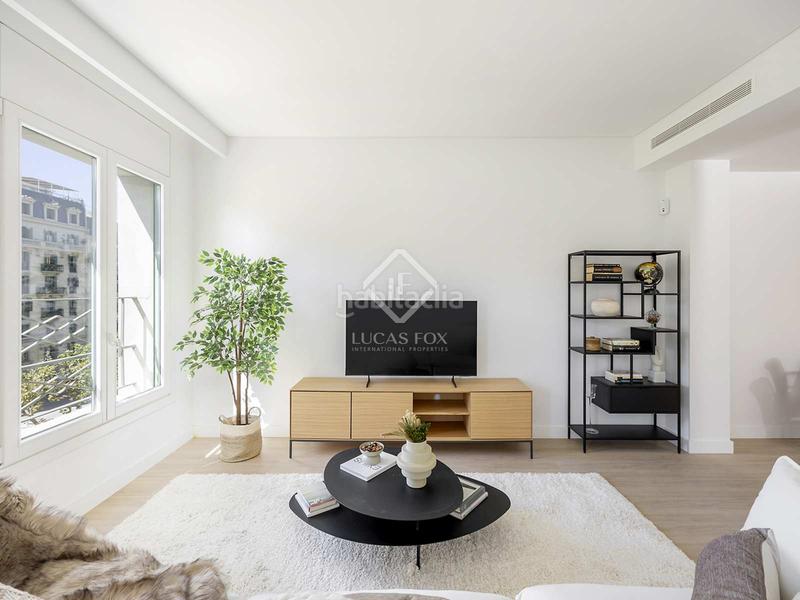 Foto 08f9a9dd-a119-4a38-b55c-946a607505a6. Piso  renovado de 3 dormitorios en venta en el eixample derecho, en Barcelona