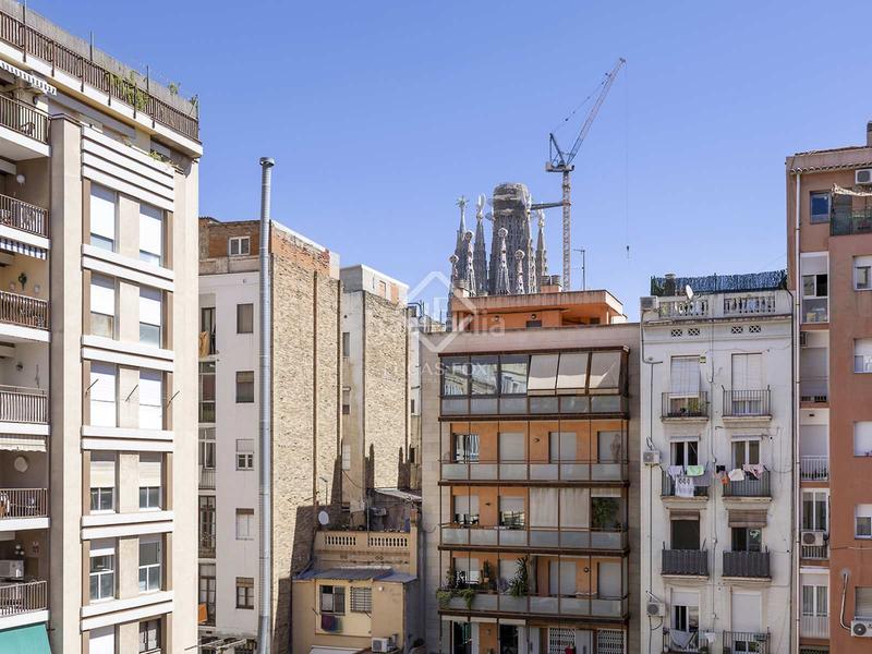 Foto 19c9ff2e-6b01-446b-a65b-74015c958ea4. Piso  renovado de 3 dormitorios en venta en el eixample derecho, en Barcelona