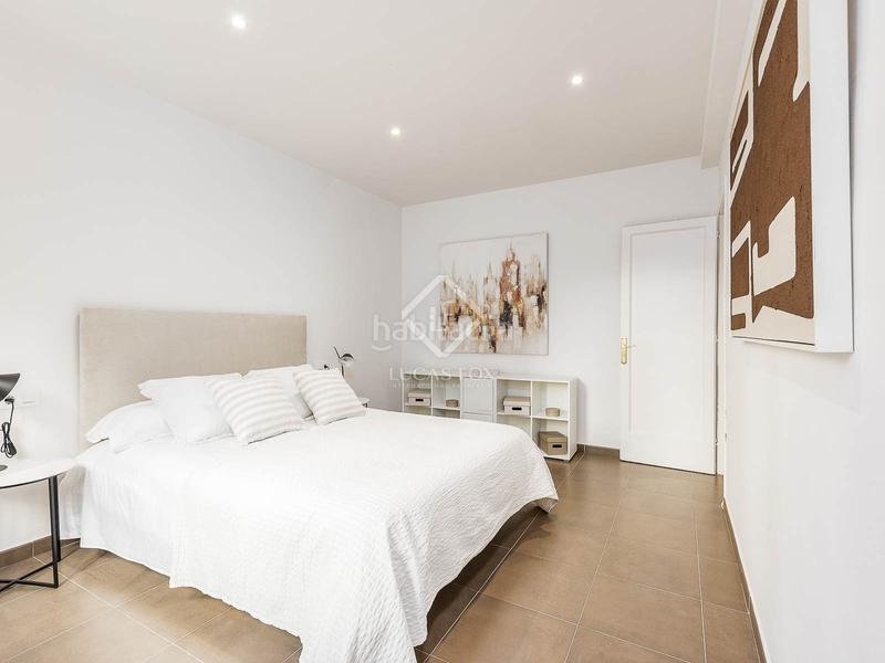 Foto 6b305c90-7e88-4706-b770-5f705932c403. Piso  renovado de 3 dormitorios en venta en el eixample derecho, en Barcelona