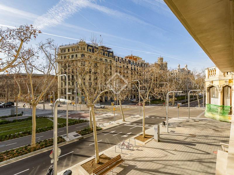 Foto 8520bda0-8927-4e15-a1ad-c42b3ea32719. Piso  renovado de 3 dormitorios en venta en el eixample derecho, en Barcelona