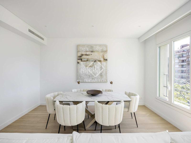 Foto ab032673-7d64-41ed-b3bd-fc2ea348a603. Piso  renovado de 3 dormitorios en venta en el eixample derecho, en Barcelona