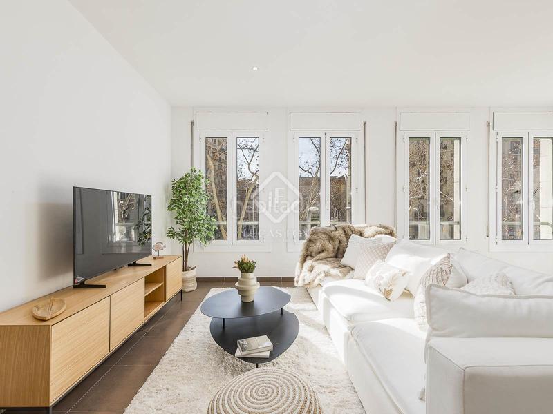 Foto bfa46e07-ca55-4b88-8f84-3768d112cb86. Piso  renovado de 3 dormitorios en venta en el eixample derecho, en Barcelona