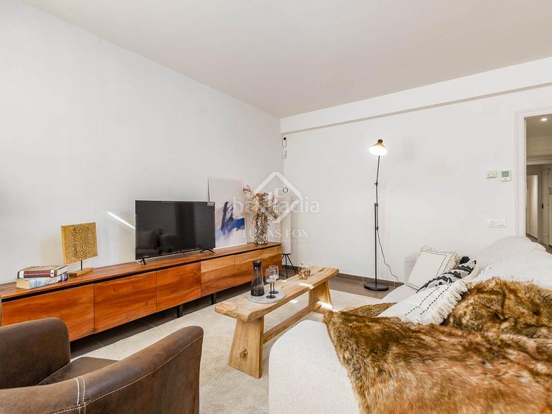 Foto e3aaa513-4e98-487b-8781-c5da57c8877e. Piso  renovado de 3 dormitorios en venta en el eixample derecho, en Barcelona