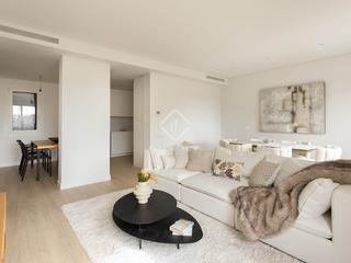 Piso en Dreta de l´Eixample. Elegante apartamento renovado de 3 dormitorios en venta en eixam