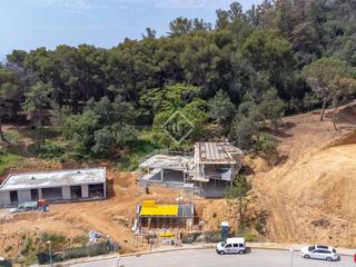 Xalet a Santa Cristina-Sant Francesc. Villa de obra nueva de 4 dormitorios en venta en blanes, costa b
