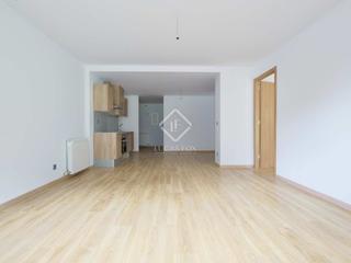 Pis a Arinsal-Erts. Piso en excelentes condiciones de 2 dormitorios, actualmente alq