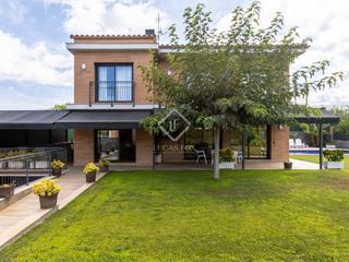 Chalet en Cabrera de Mar. Casa unifamiliar en venta en el pla del avellà, cabrera de mar,,