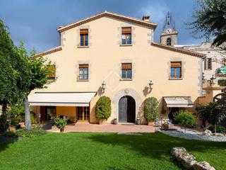 Xalet a Teià. Masía en venta en el mismo centro de teià, barcelona