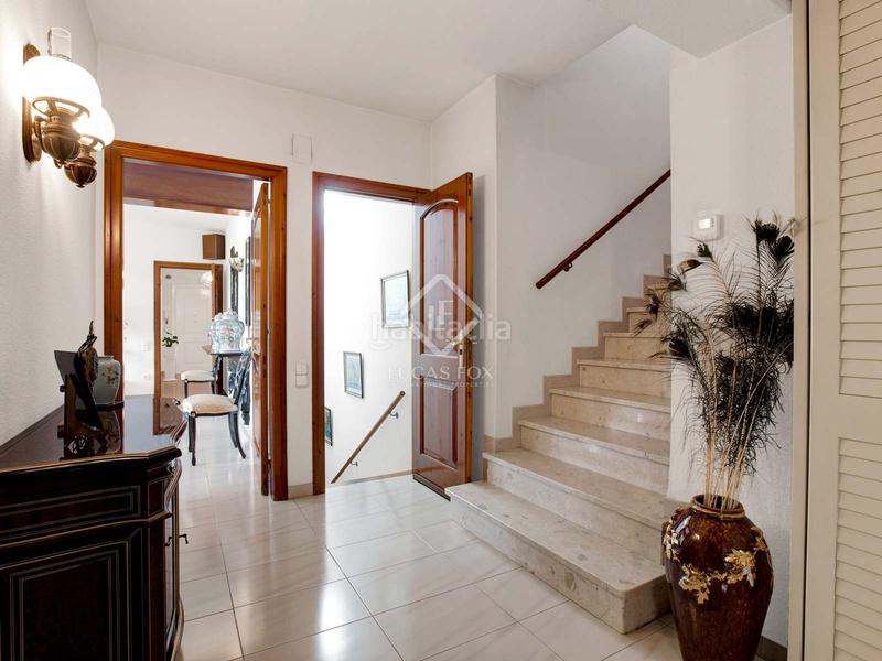 Foto 13521d82-d448-401b-b161-b67c161b0b35. Chalet villa de estilo español de 5 dormitorios sobre una amplia parcela con vistas a mar y montaña en venta en Sant Cebrià de Vallalta