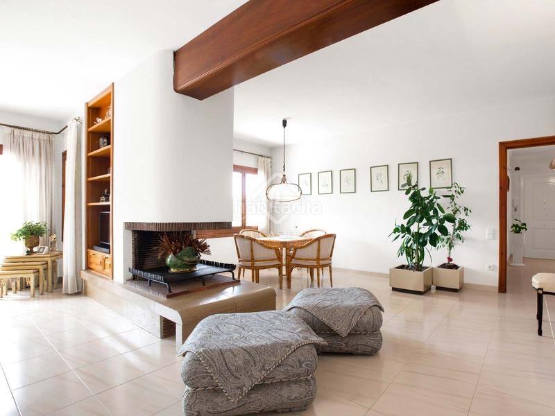 Foto 37a39415-6152-49a6-8de3-52a3591d99f0. Chalet villa de estilo español de 5 dormitorios sobre una amplia parcela con vistas a mar y montaña en venta en Sant Cebrià de Vallalta