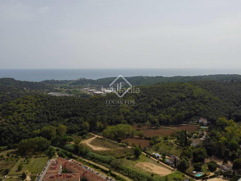 Foto 5f43a6db-e090-4e91-8f80-bf058724c8cb. Chalet villa de estilo español de 5 dormitorios sobre una amplia parcela con vistas a mar y montaña en venta en Sant Cebrià de Vallalta