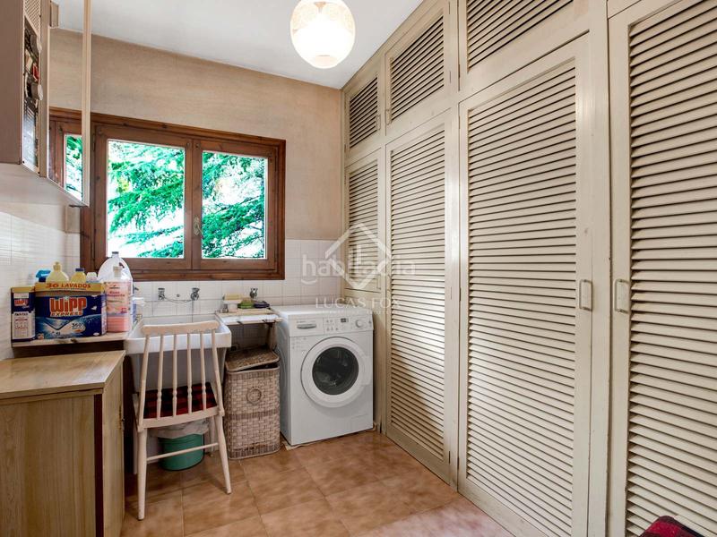Foto 7ec42d07-4631-47fa-ab68-72f9ac3f8edf. Chalet villa de estilo español de 5 dormitorios sobre una amplia parcela con vistas a mar y montaña en venta en Sant Cebrià de Vallalta