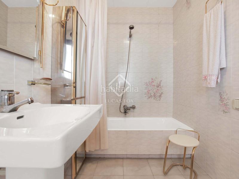 Foto 85c04bcb-9f05-4cad-ab37-aadceeb3d086. Chalet villa de estilo español de 5 dormitorios sobre una amplia parcela con vistas a mar y montaña en venta en Sant Cebrià de Vallalta