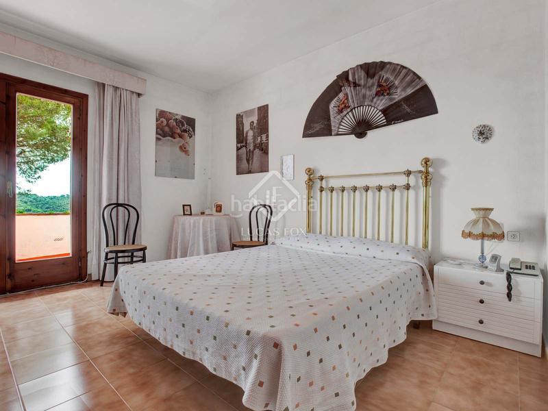 Foto c87d5010-a6d0-4882-ba53-9c27959273e1. Chalet villa de estilo español de 5 dormitorios sobre una amplia parcela con vistas a mar y montaña en venta en Sant Cebrià de Vallalta