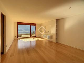 Piso en Escaldes-Engordany. Piso de 4 dormitorios con 8m terraza en venta en escaldes, andor