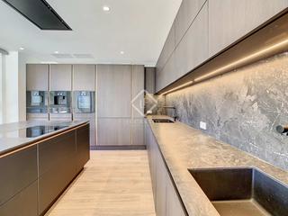 Penthouse in Escaldes-Engordany. Espectacular tico triplex en planta 20, de obra nueva de 3 dorm