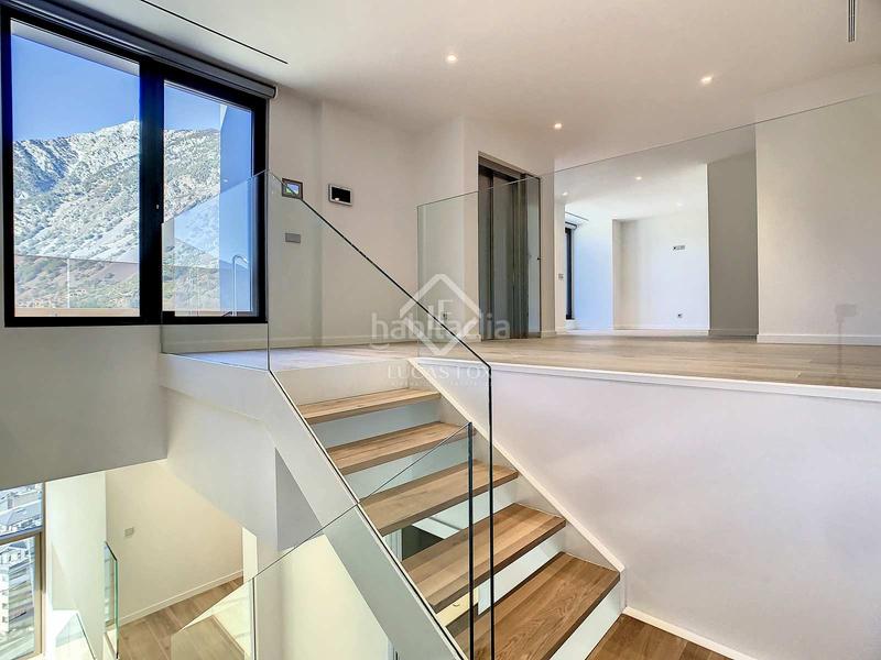 Foto ff855bb2-3c0e-4796-b069-02109c68bbd1. Attico con riscaldamento parcheggio piscina in Els Vilars d´Engordany Escaldes-Engordany