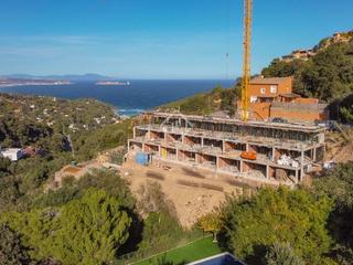 Xalet a Sa Riera-Sa Fontansa. Moderna casa adosada en venta en el prestigioso municipio de beg