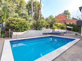 Xalet a La Plana-Bellsoleig. Chalet independiente de 520 m en venta en sant just, barcelona