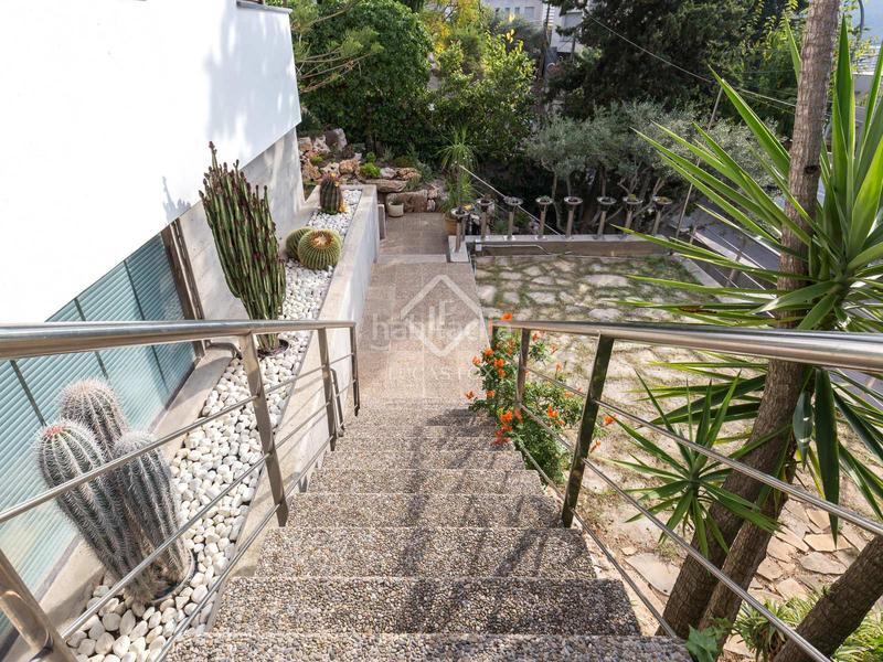 Foto 463a1801-94dc-49d1-adec-02b349cf2c74. Xalet amb aparcament piscina a La Plana-Bellsoleig Sant Just Desvern