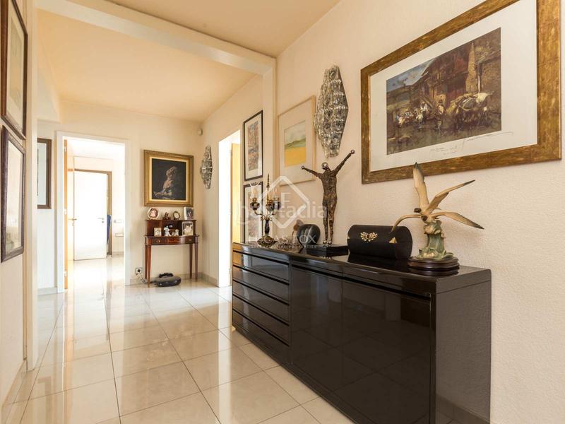 Foto 6360490a-375b-4f9d-a001-de3c40fcc51d. Xalet amb aparcament piscina a La Plana-Bellsoleig Sant Just Desvern