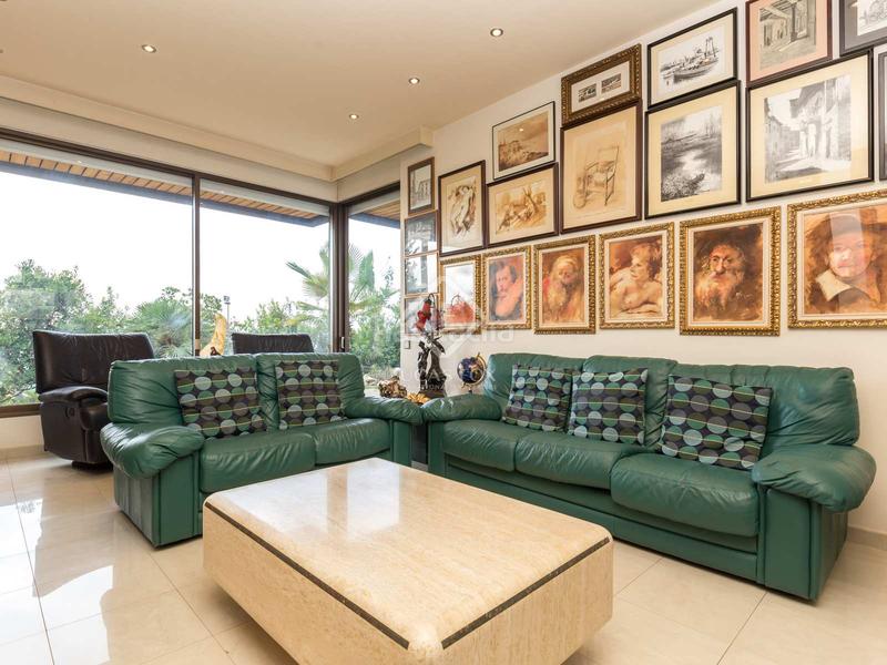 Foto 6d64792d-1922-4575-a5fd-60f4ea220134. Xalet amb aparcament piscina a La Plana-Bellsoleig Sant Just Desvern