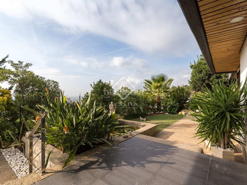 Foto 940187b0-b1a0-426c-b213-30363c4414d6. Xalet amb aparcament piscina a La Plana-Bellsoleig Sant Just Desvern