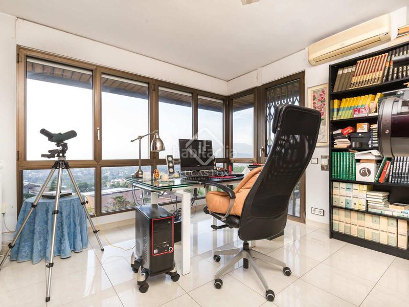 Foto 9e5d0bd9-2e73-4c7b-a80f-a78483d56ff7. Xalet amb aparcament piscina a La Plana-Bellsoleig Sant Just Desvern