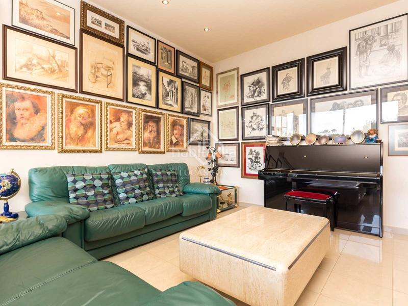 Foto c7a2c074-a642-43ec-be79-2fa3d613f36d. Xalet amb aparcament piscina a La Plana-Bellsoleig Sant Just Desvern